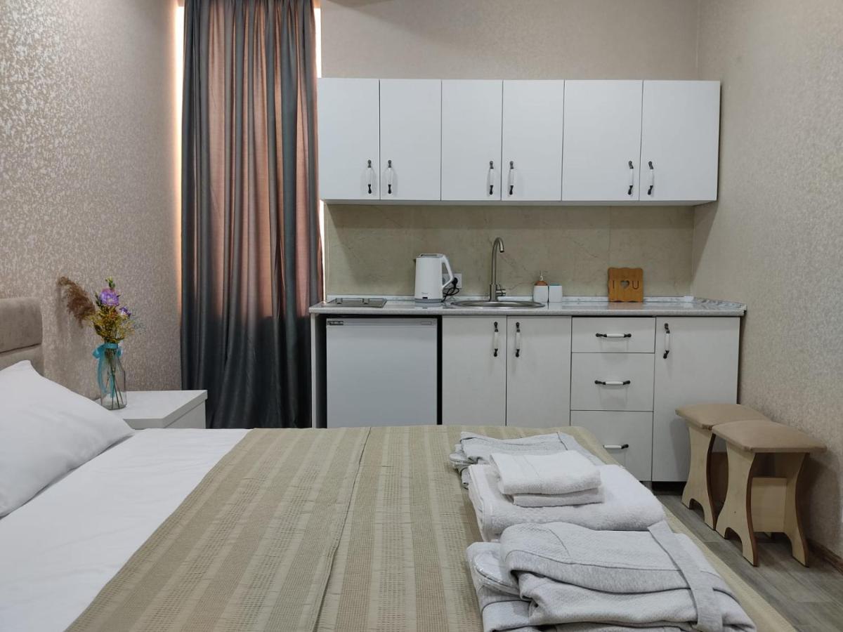 Pushkin Street Pearl Otel Kutaisi Dış mekan fotoğraf