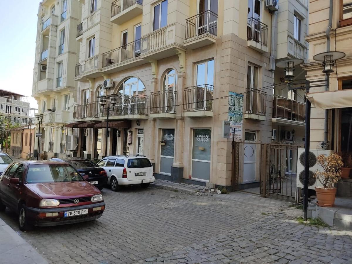 Pushkin Street Pearl Otel Kutaisi Dış mekan fotoğraf