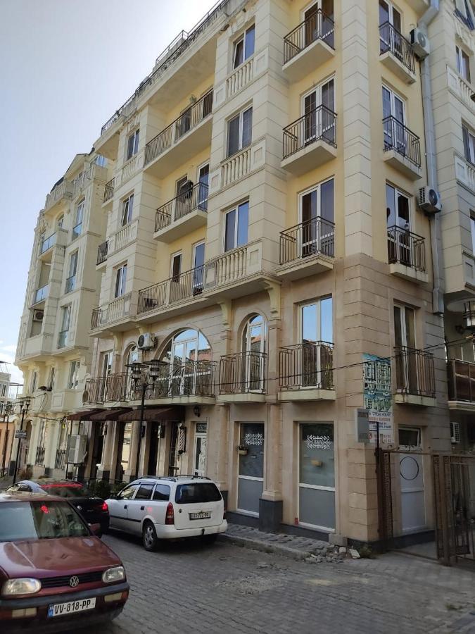 Pushkin Street Pearl Otel Kutaisi Dış mekan fotoğraf