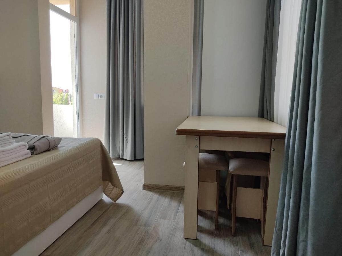 Pushkin Street Pearl Otel Kutaisi Dış mekan fotoğraf