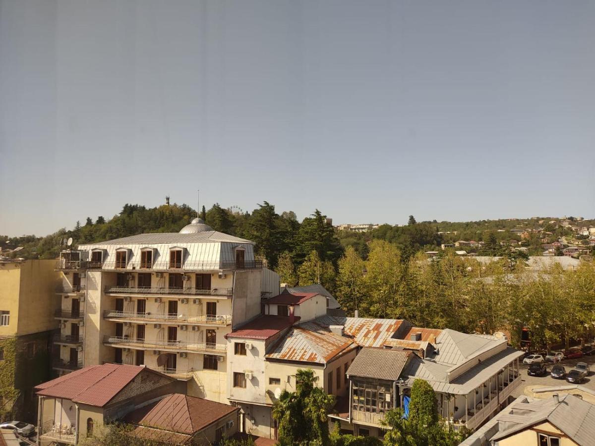 Pushkin Street Pearl Otel Kutaisi Dış mekan fotoğraf