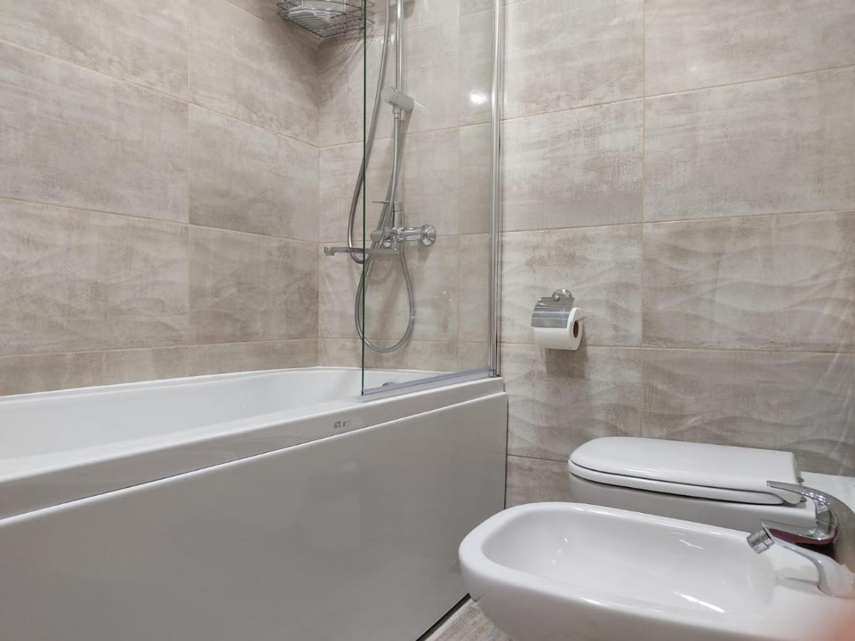 Pushkin Street Pearl Otel Kutaisi Dış mekan fotoğraf