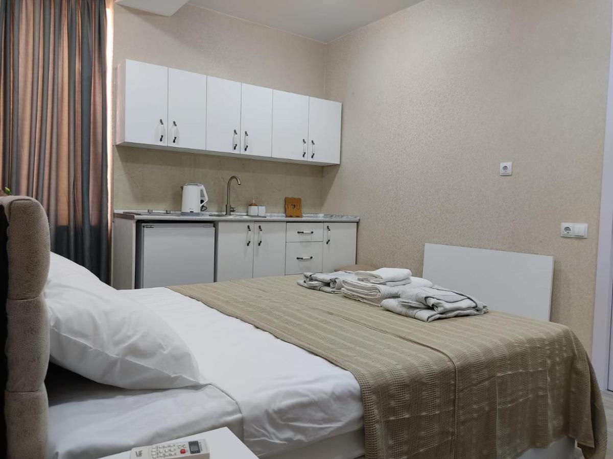 Pushkin Street Pearl Otel Kutaisi Dış mekan fotoğraf