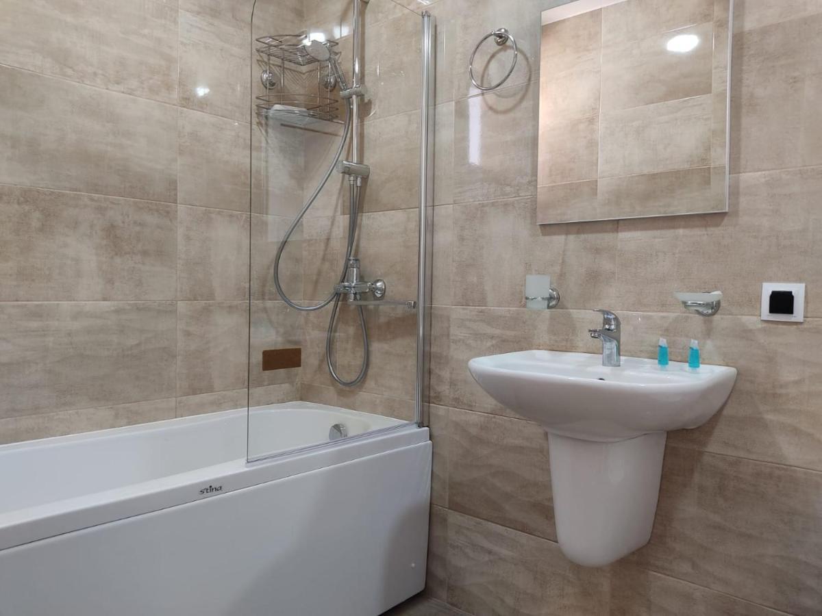 Pushkin Street Pearl Otel Kutaisi Dış mekan fotoğraf