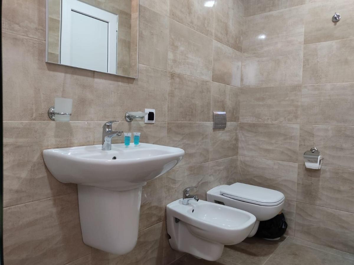 Pushkin Street Pearl Otel Kutaisi Dış mekan fotoğraf