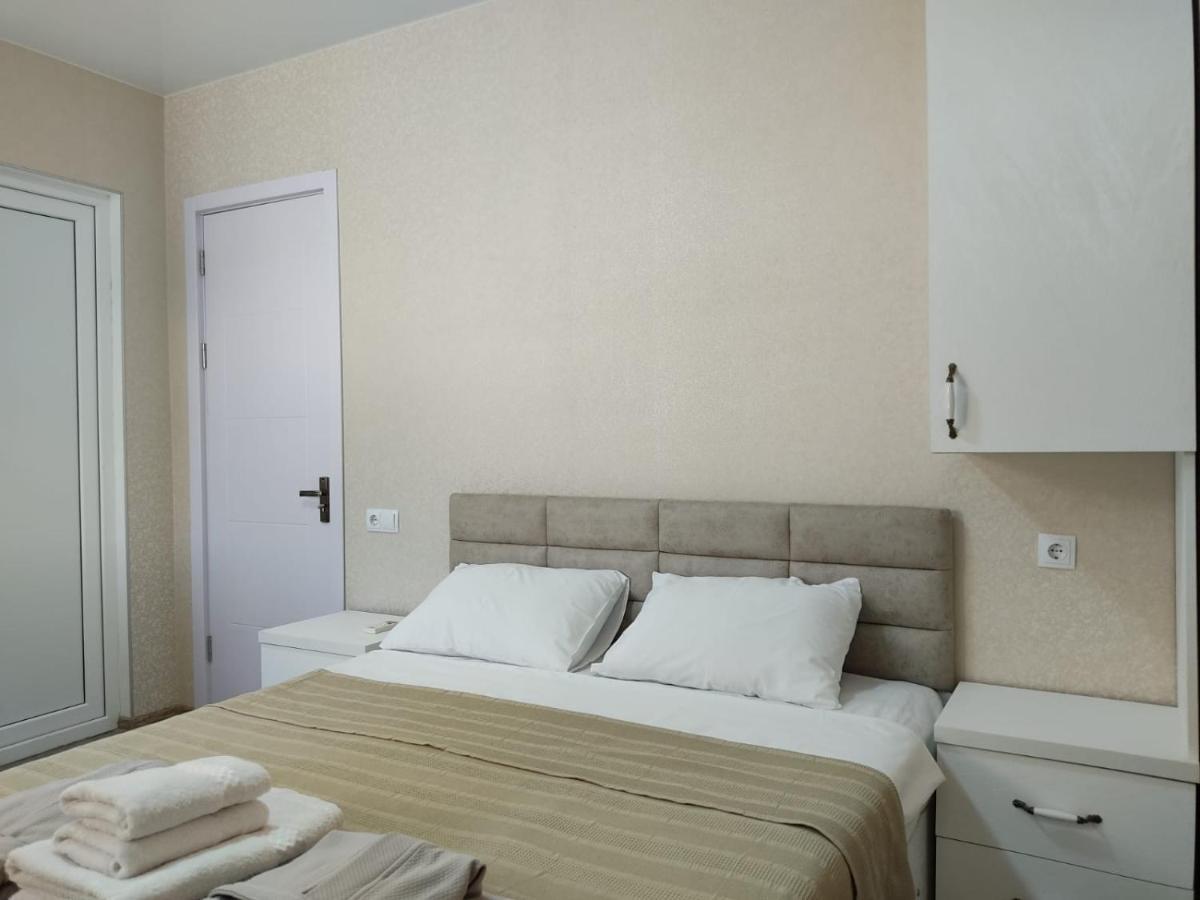 Pushkin Street Pearl Otel Kutaisi Dış mekan fotoğraf