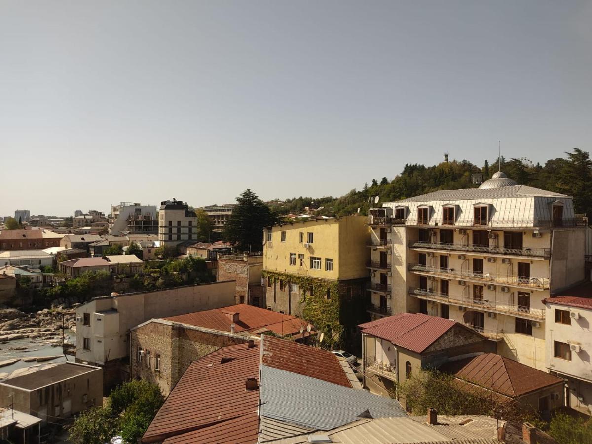 Pushkin Street Pearl Otel Kutaisi Dış mekan fotoğraf