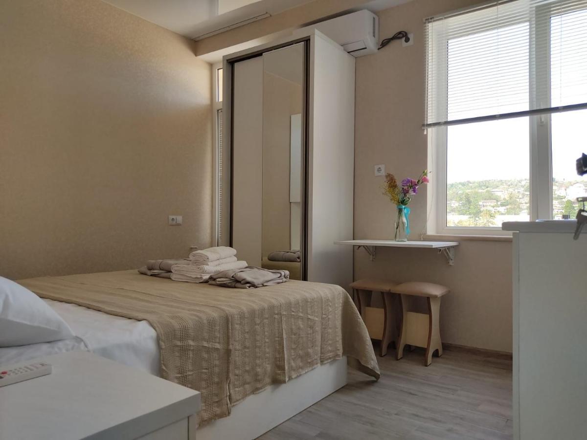 Pushkin Street Pearl Otel Kutaisi Dış mekan fotoğraf
